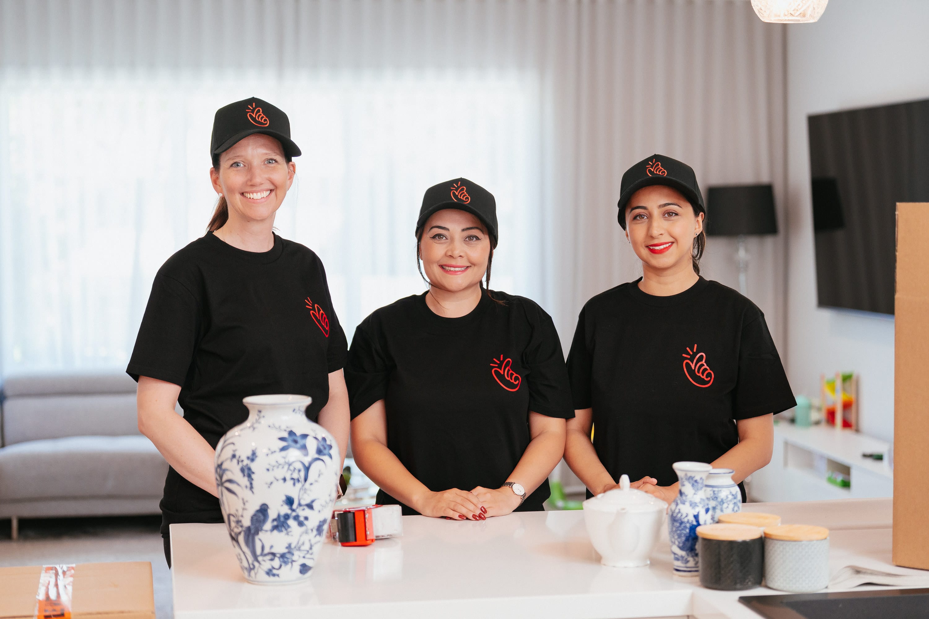 Instamove packing team